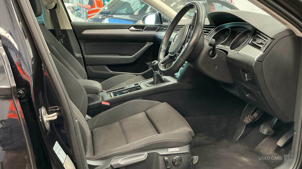 Volkswagen Passat Se Business 2.0 Tdi Bmt 150Ps 6-Speed Dsg Silver #9
