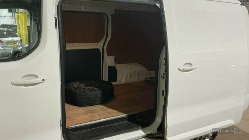 Vauxhall Vivaro 2900 1.5D 100Ps Dynamic H1 Van White #3