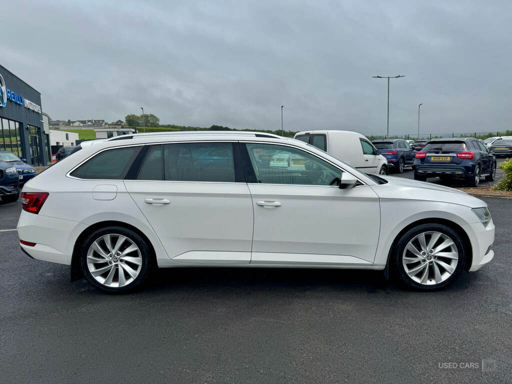 Skoda Superb 2.0 Tdi Cr Se White #2