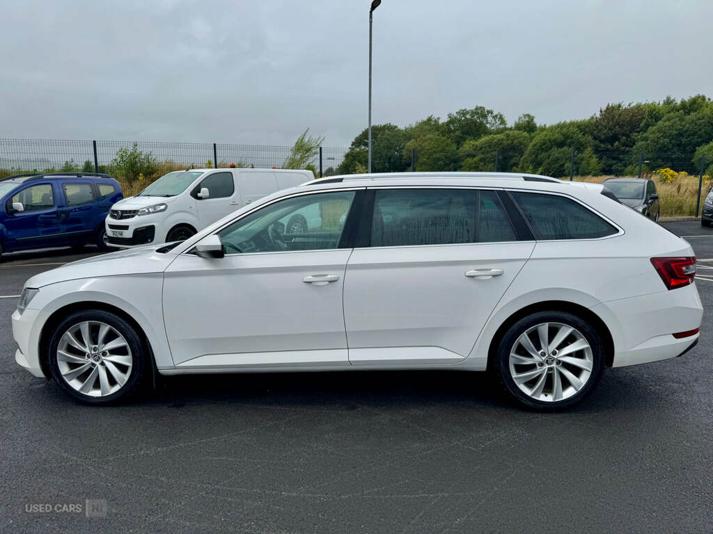 Skoda Superb 2.0 Tdi Cr Se White #5