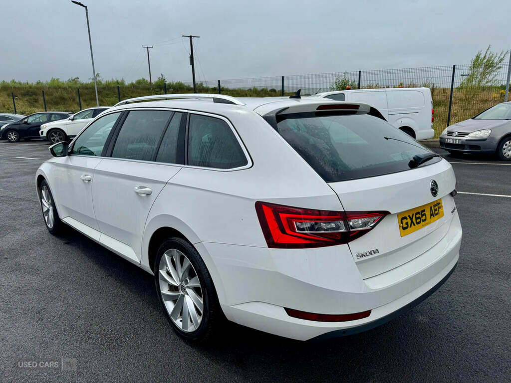 Skoda Superb 2.0 Tdi Cr Se White #4