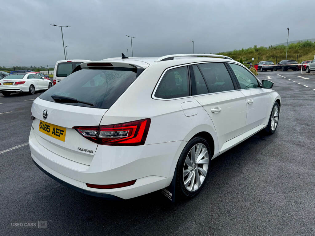 Skoda Superb 2.0 Tdi Cr Se White #3