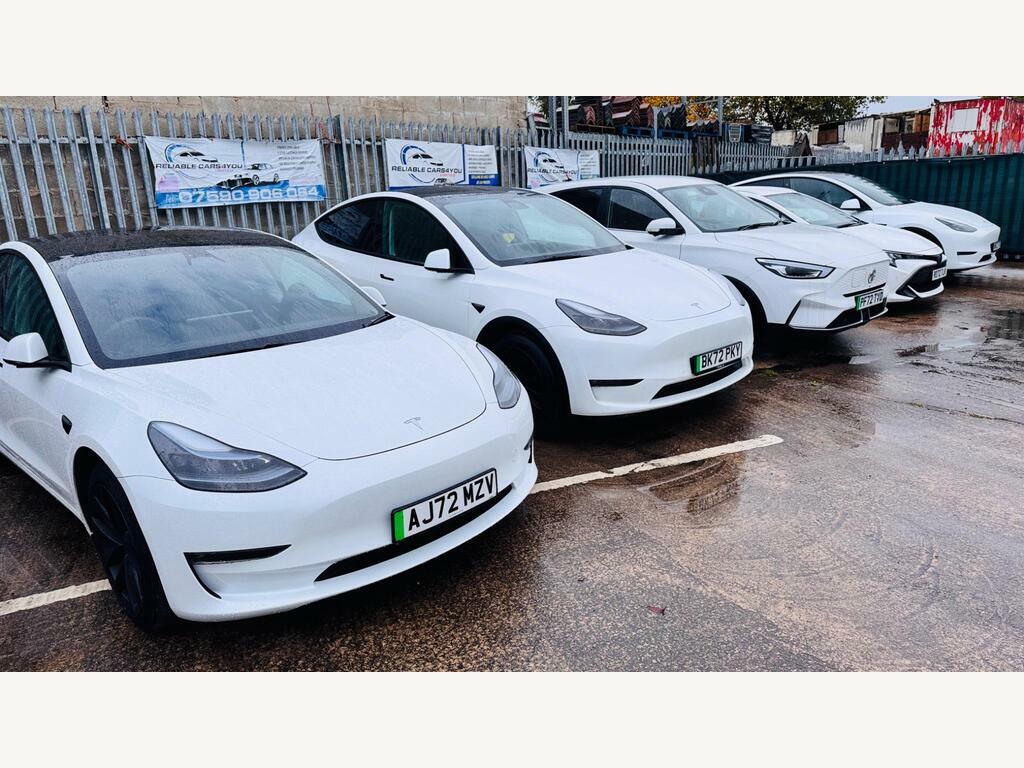 BMW i7 Saloon Blue #7