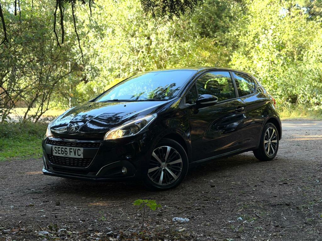Peugeot 208 1.2 Puretech Black Edition Euro 6 White #4