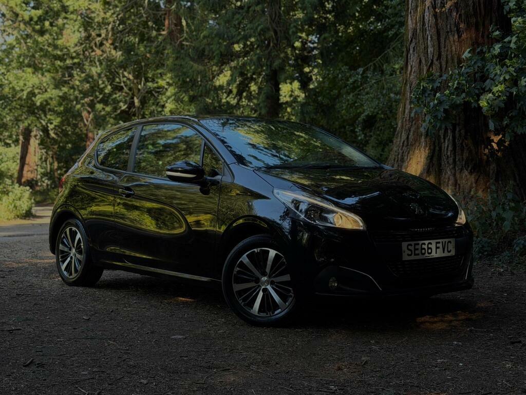 Peugeot 208 1.2 Puretech Black Edition Euro 6 White #5