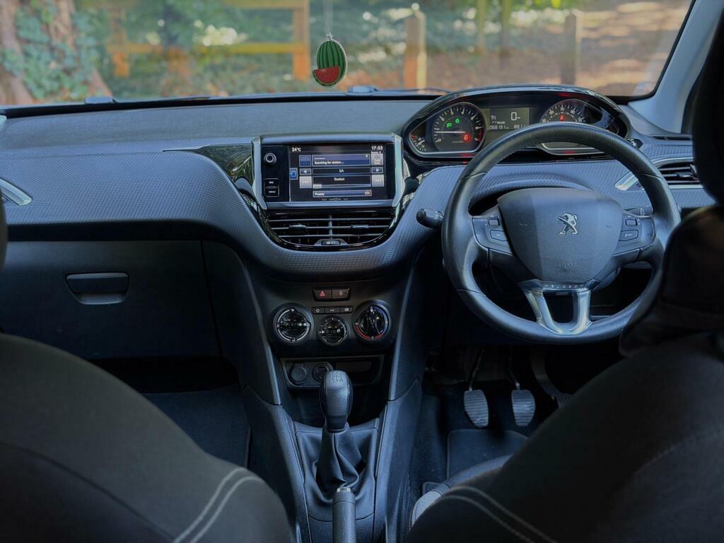 Peugeot 208 1.2 Puretech Black Edition Euro 6 White #12