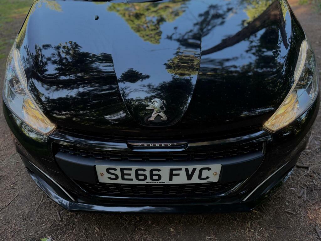 Peugeot 208 1.2 Puretech Black Edition Euro 6 White #8