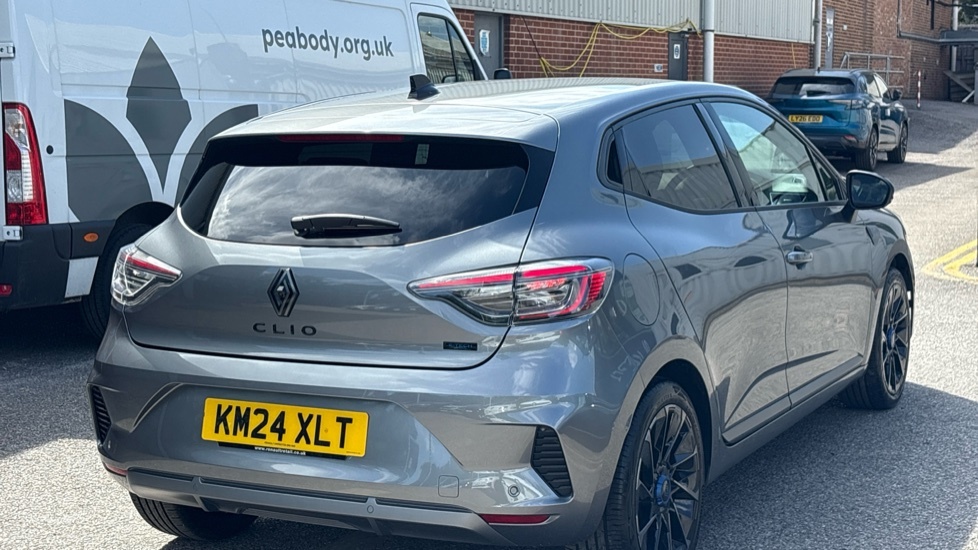 Renault Clio Clio 1.6 E-tech Full Hybrid 145 Esprit Alpine Grey #3