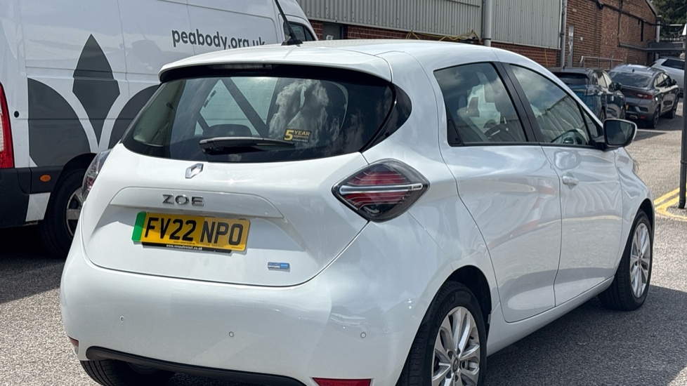Renault Zoe Zoe 100Kw Iconic R135 50Kwh Rapid Charge FV22NPO White #3