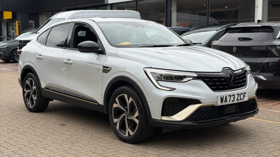 Renault Arkana Renault Arkana 1.6 E-tech Hybrid 145 Engineered White