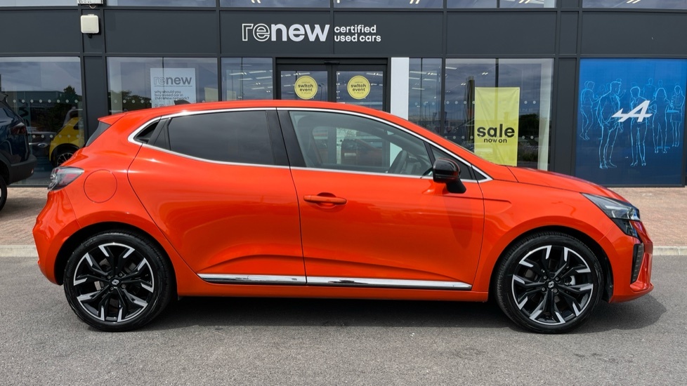 Renault Clio Renault Clio 1.6 E-tech Hybrid 145 Techno LM74UMW Orange #2