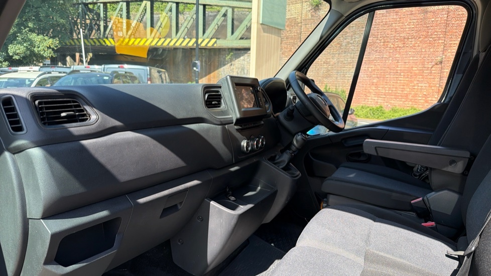 Renault Master Renault Master Sl28dci 135 Business Low Roof Van LX72PTU Blue #6