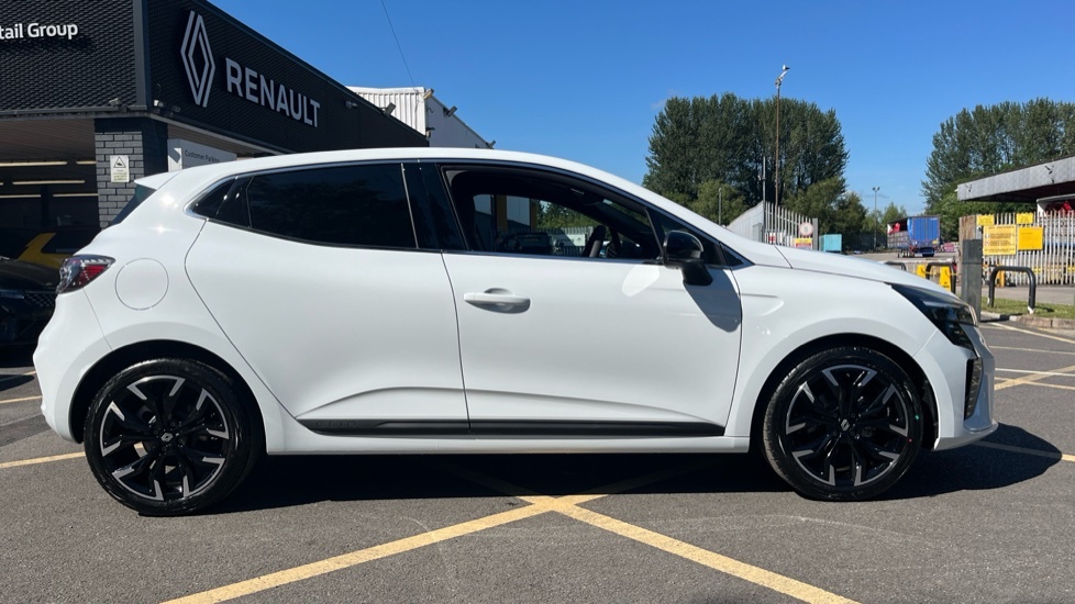 Renault Clio Renault Clio 1.0 Tce 90 Techno CJ26LPZ White #4