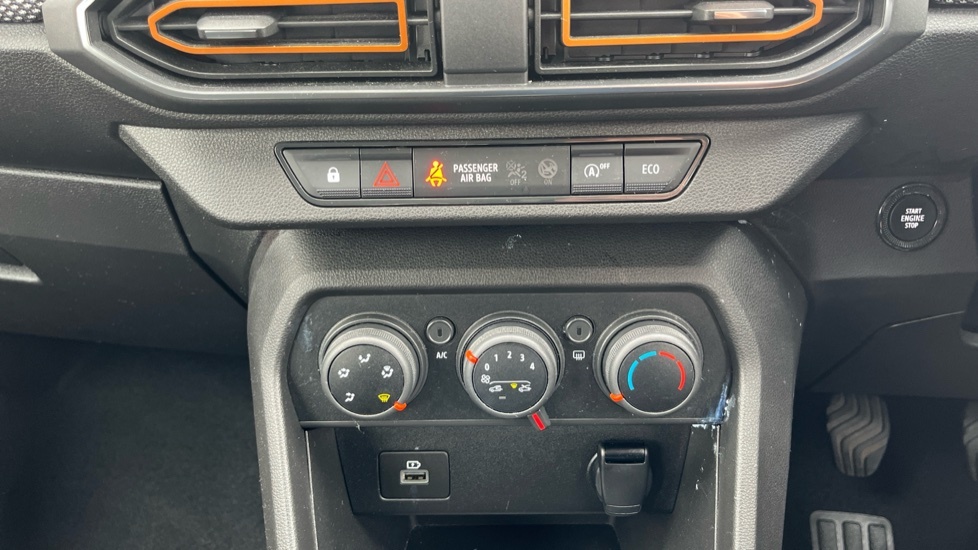 Dacia Sandero Stepway 2022 1.0 Tce Prestige 6-Speed 89 Bhp Euro Orange #25