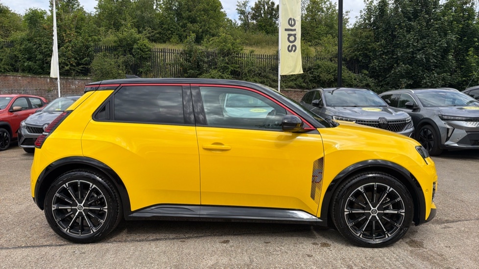 Renault 5 E-Tech Comfort Range 52Kwh Iconic Five  #2