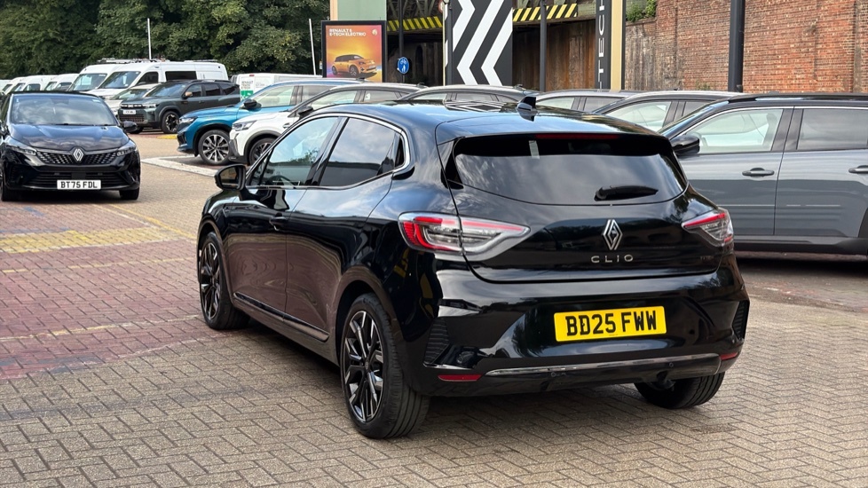 Renault Clio Renault Clio 1.6 E-tech Full Hybrid 145 Techno BD25FWW Black #3