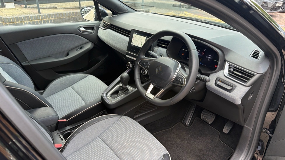 Renault Clio Renault Clio 1.6 E-tech Full Hybrid 145 Techno BD25FWW Black #5