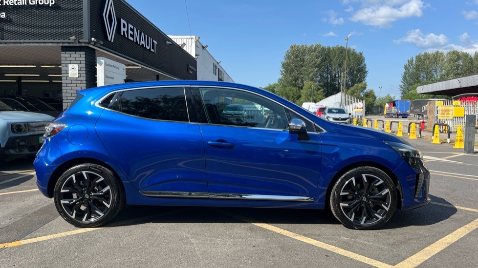 Renault Clio Renault Clio 1.6 E-tech Full Hybrid 145 Techno CF25EKN Blue #2