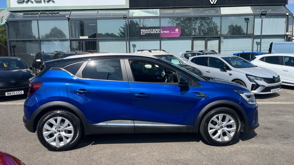 Renault Captur Renault Captur Hatchback 1.3 Tce 140 Iconic Blue #2