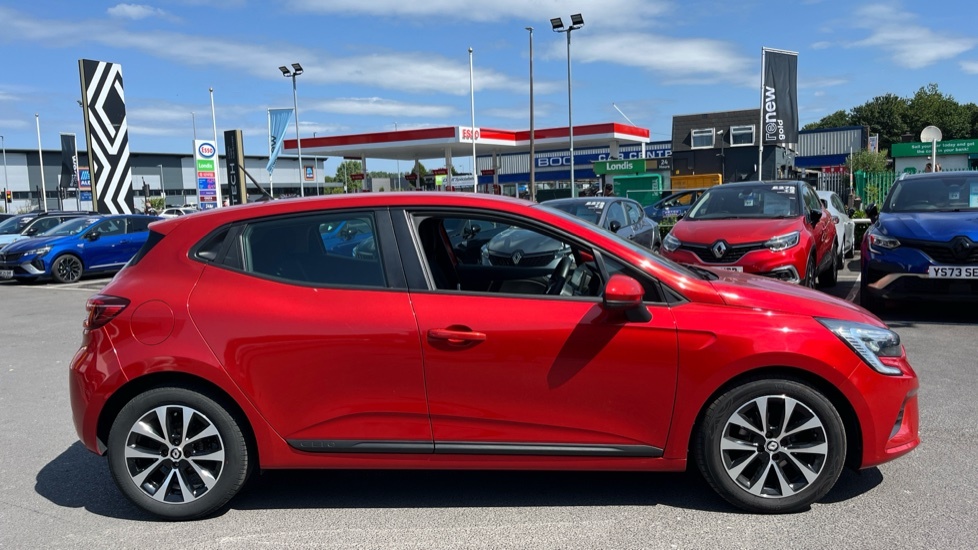 Renault Clio Renault Clio 1.0 Tce 90 Iconic MA71XXJ Red #2