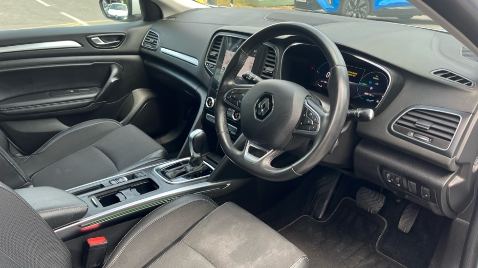 Renault Megane E-Tech 1.6 E-tech 9.8Kwh Iconic Sport Tourer P White #5