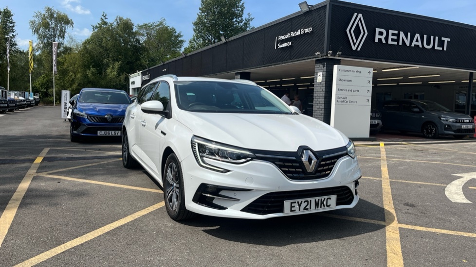 Renault Megane E-Tech 1.6 E-tech 9.8Kwh Iconic Sport Tourer P White #1