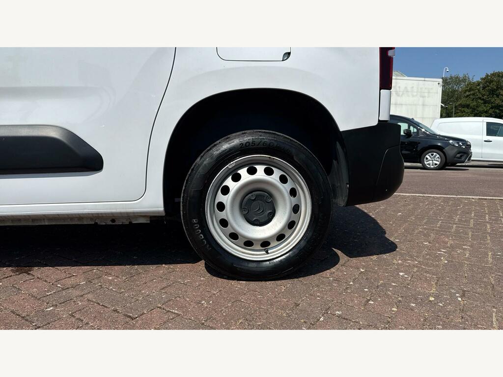 Citroen Berlingo Driver Edition White #33