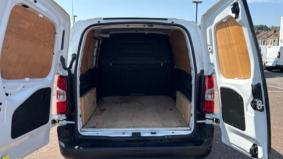 Citroen Berlingo Driver Edition White #25