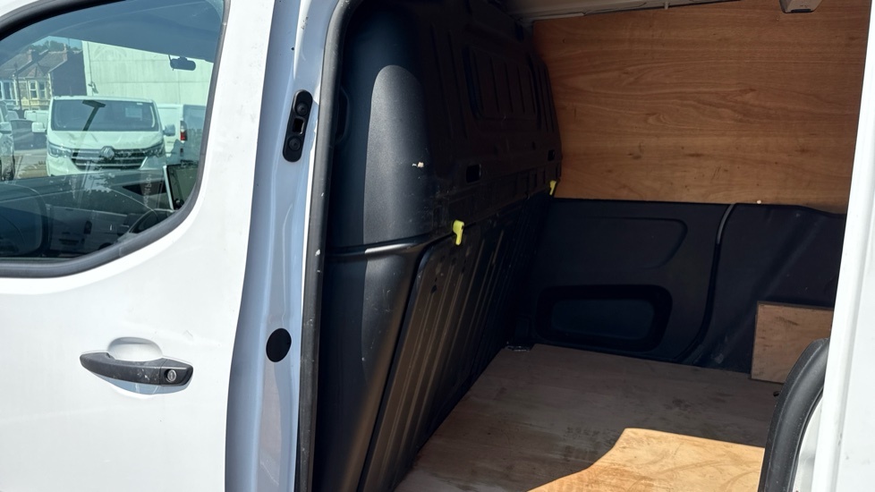 Citroen Berlingo Driver Edition White #27