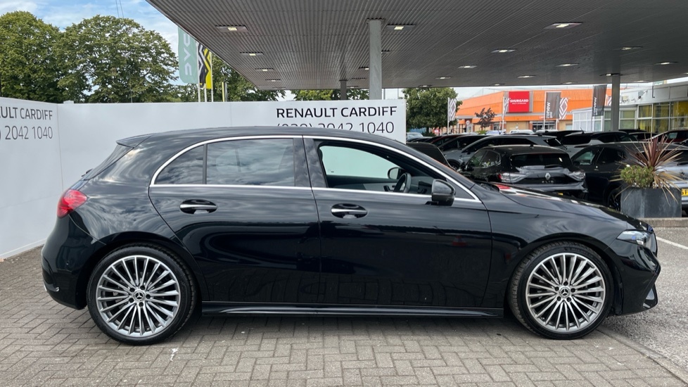 Mercedes-Benz A Class Mercedes-benz A Class A180 Amg Line Premium Plus 5 KS73RRV Black #2