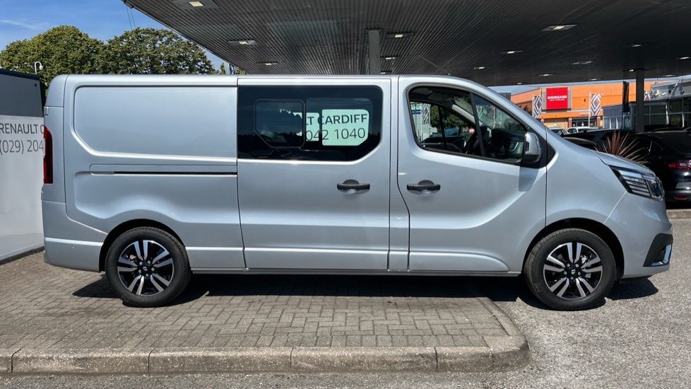 Renault Trafic 2.0 Dci Blue Ll30 Extra Sport Crew Van L2 H1 #2