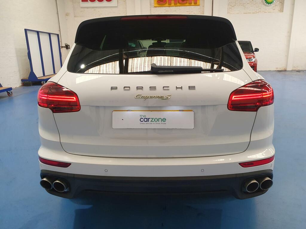 Porsche Cayenne Estate #4