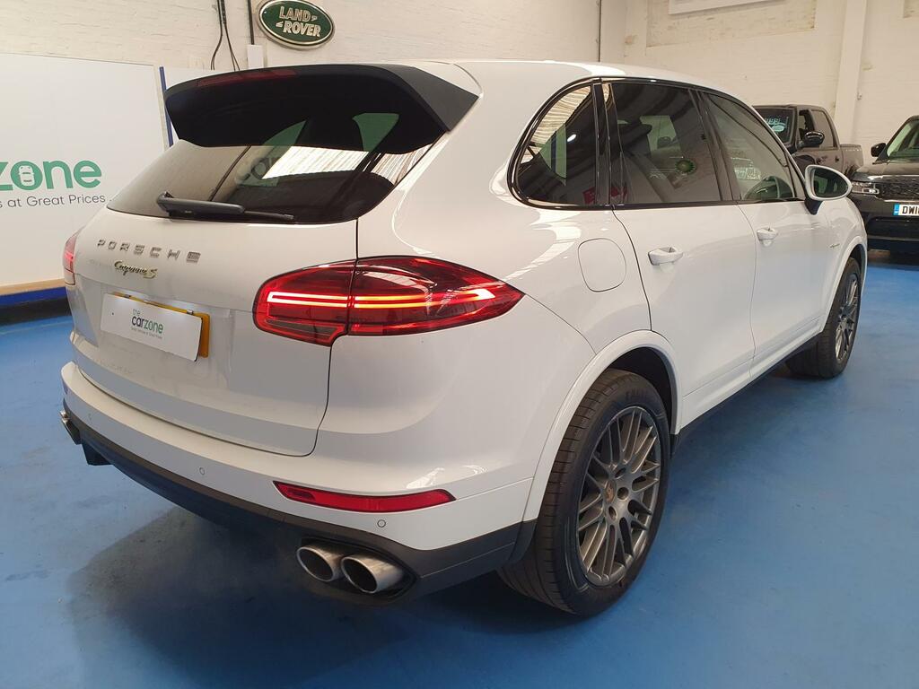 Porsche Cayenne Estate #3