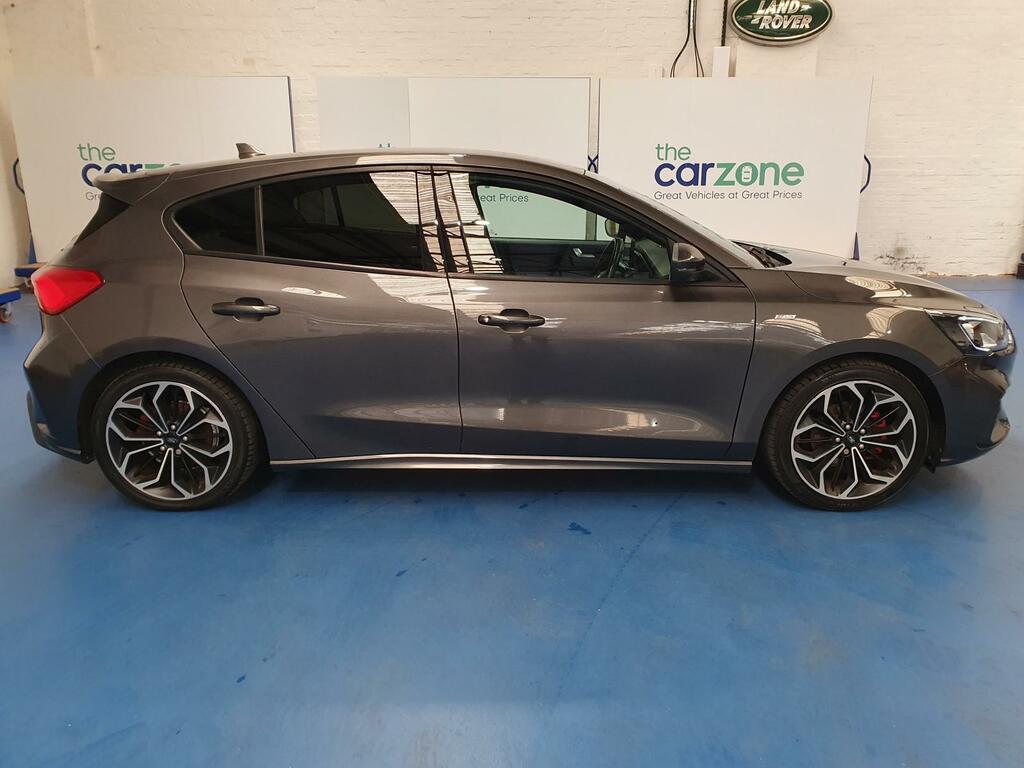 Ford Focus Hatchback WR19FXF #2