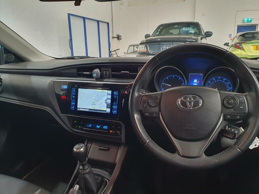 Toyota Auris Auris Excel Vvt-i Hybrid Cvt White #15