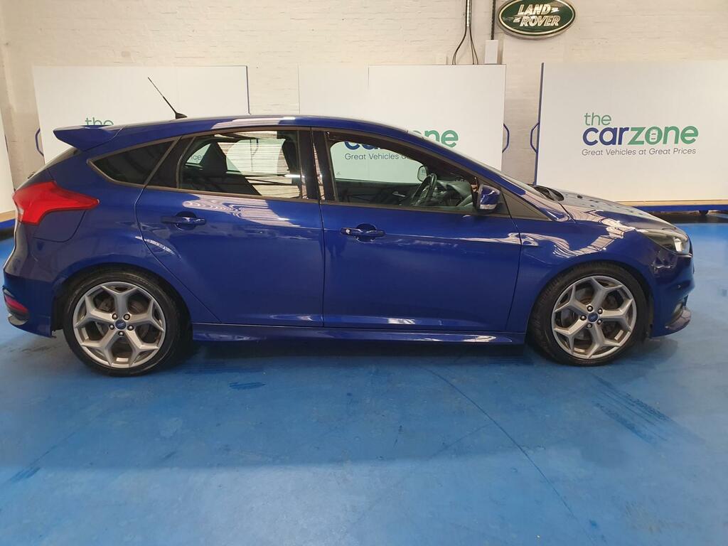 Ford Focus Hatchback  #2