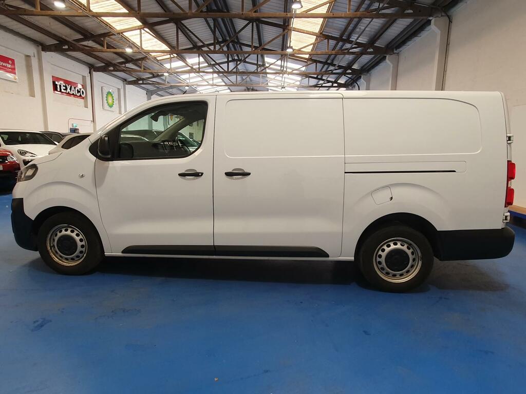 Vauxhall Vivaro Mpv #6