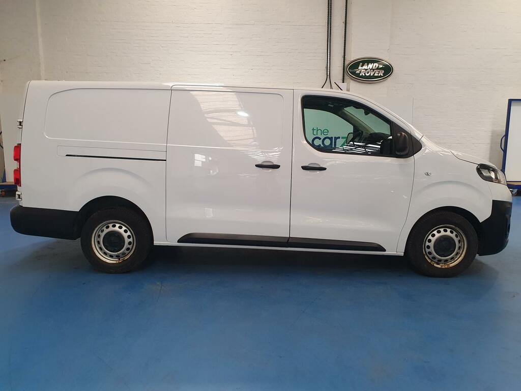 Vauxhall Vivaro Mpv #2