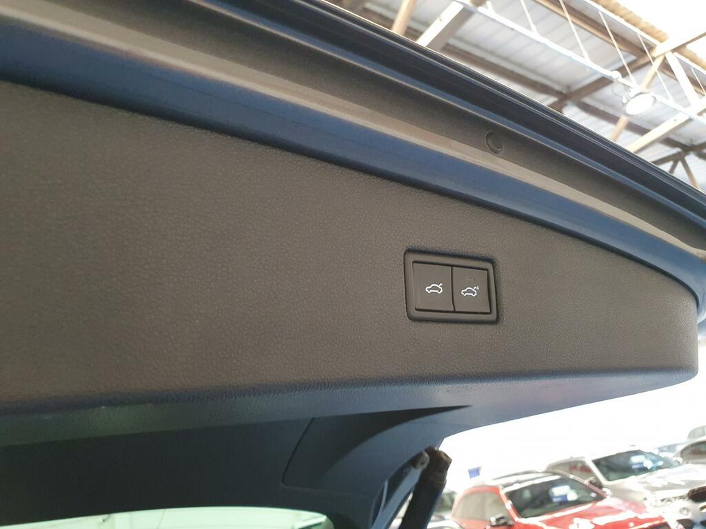 Volkswagen Tiguan Mpv Black #23