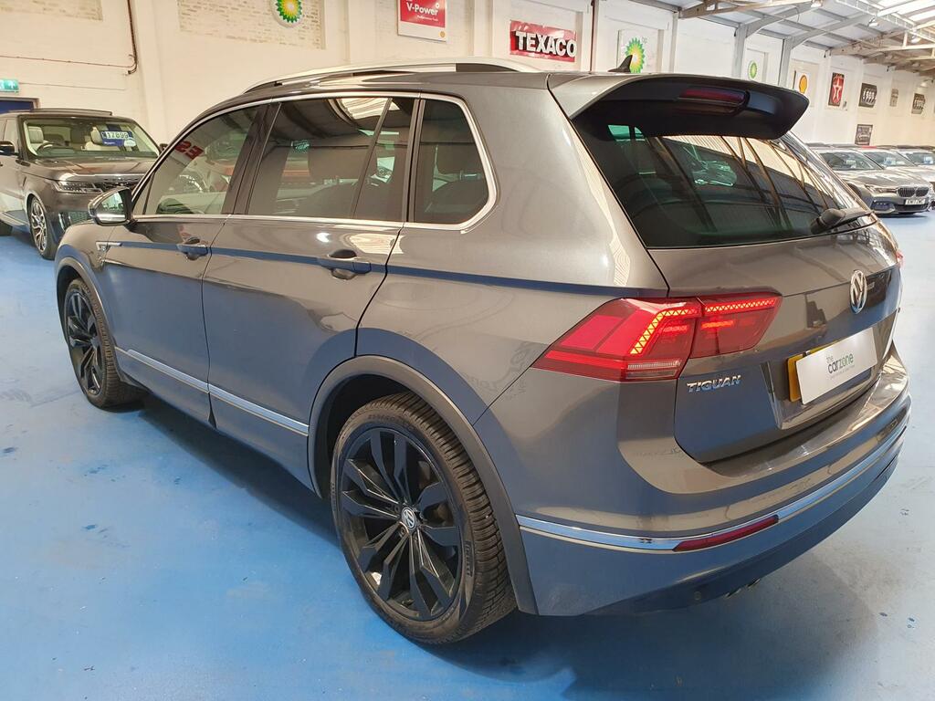 Volkswagen Tiguan Mpv Black #5