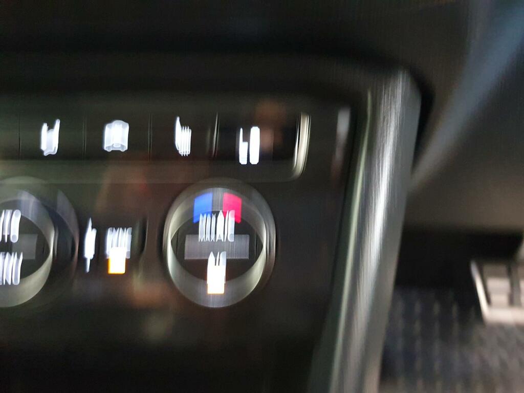 Volkswagen Tiguan Mpv Black #16
