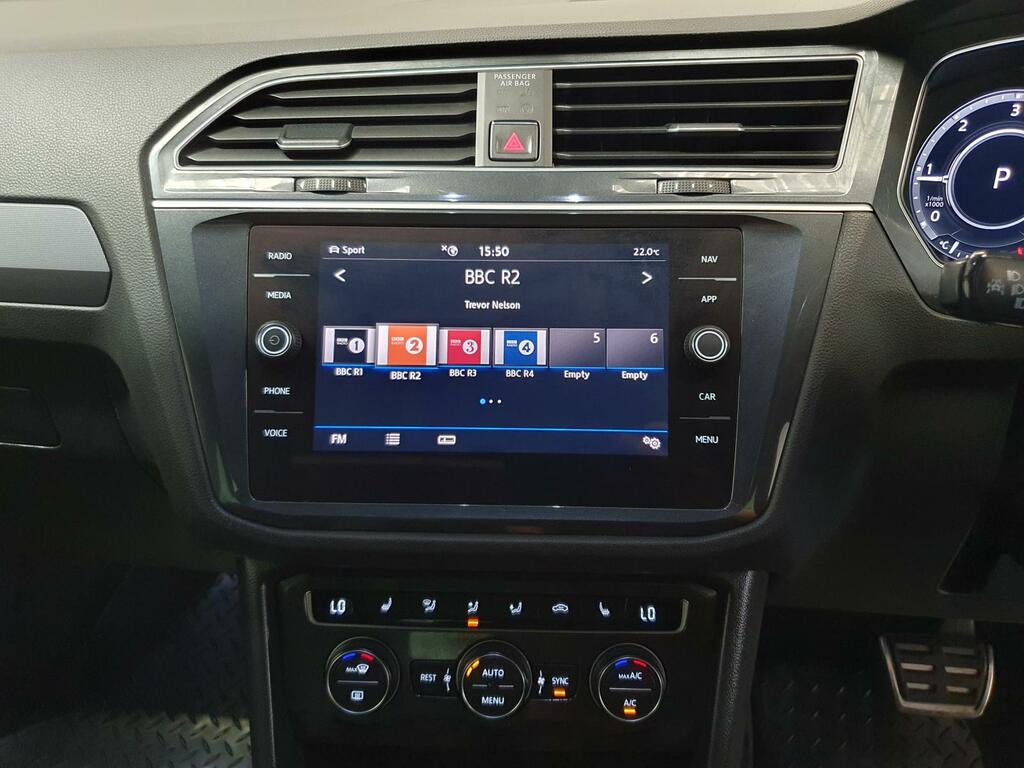 Volkswagen Tiguan Mpv Black #12