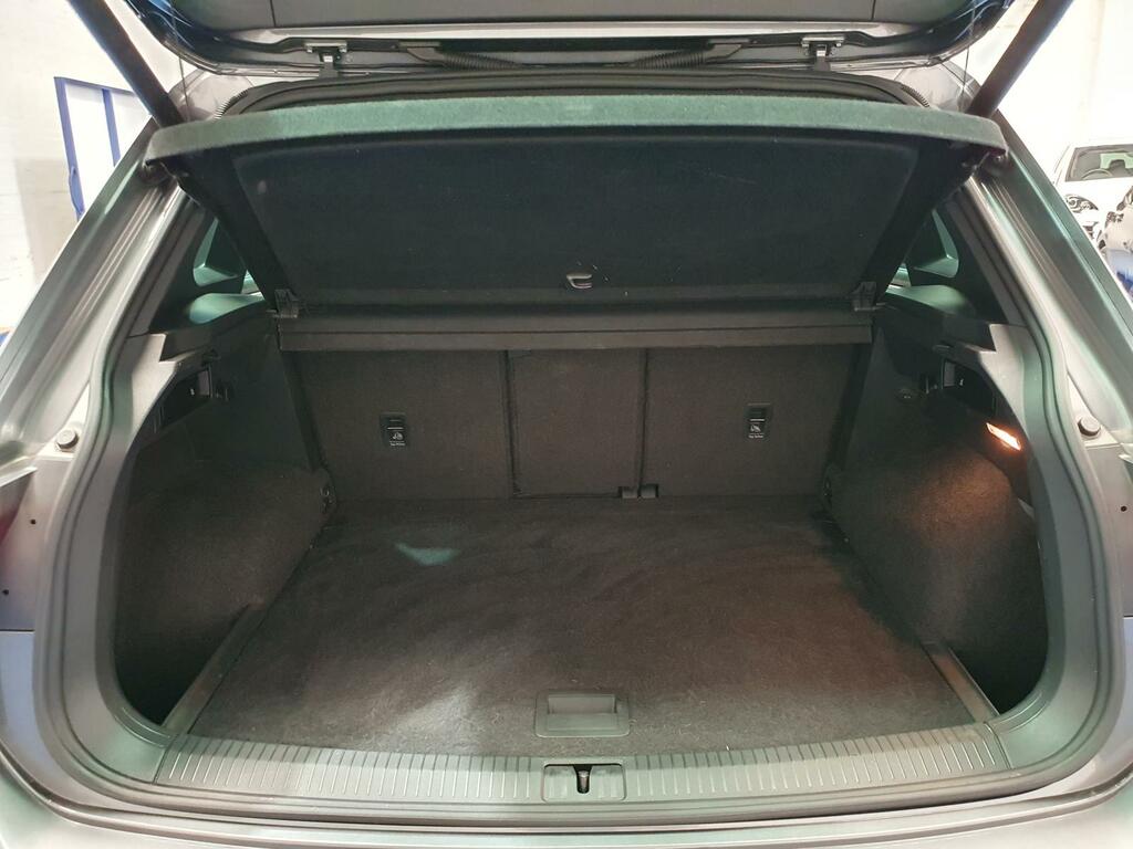 Volkswagen Tiguan Mpv Black #22