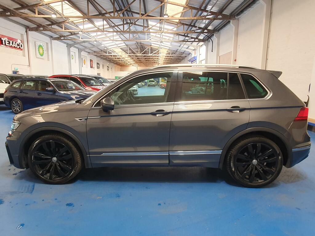 Volkswagen Tiguan Mpv Black #6