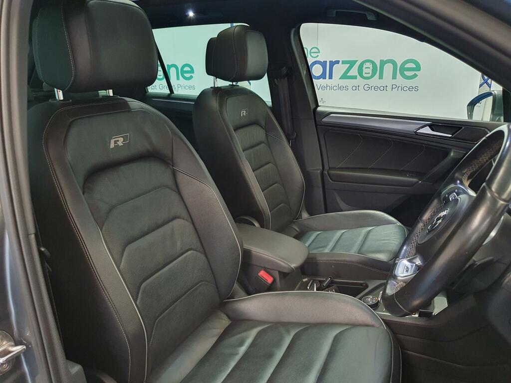 Volkswagen Tiguan Mpv Black #9
