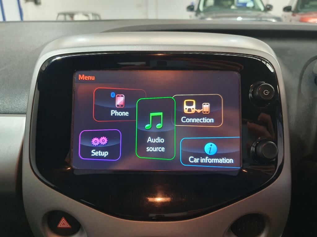 Peugeot 108 1.0 Active White #11