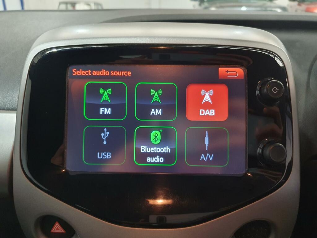 Peugeot 108 1.0 Active White #10