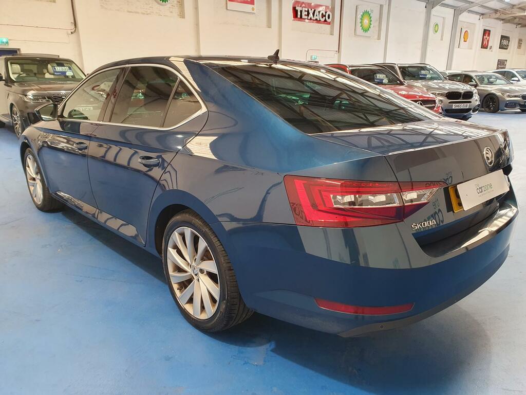 Skoda Superb Hatchback  #5