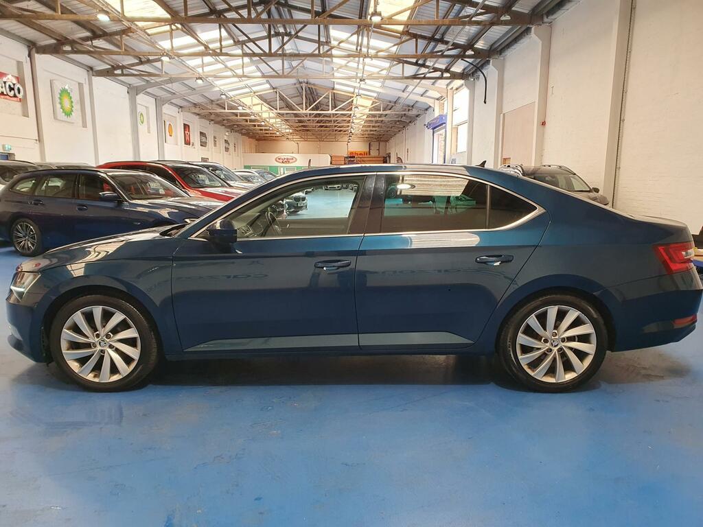 Skoda Superb Hatchback  #6