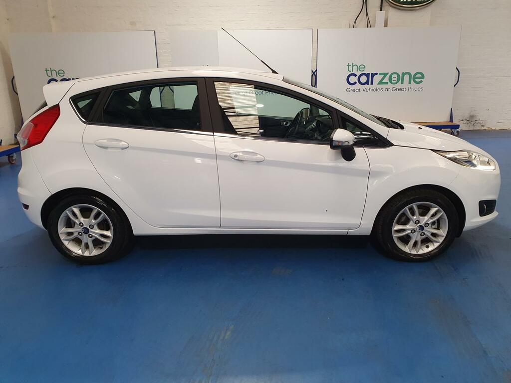 Ford Fiesta Hatchback SF16XON #2